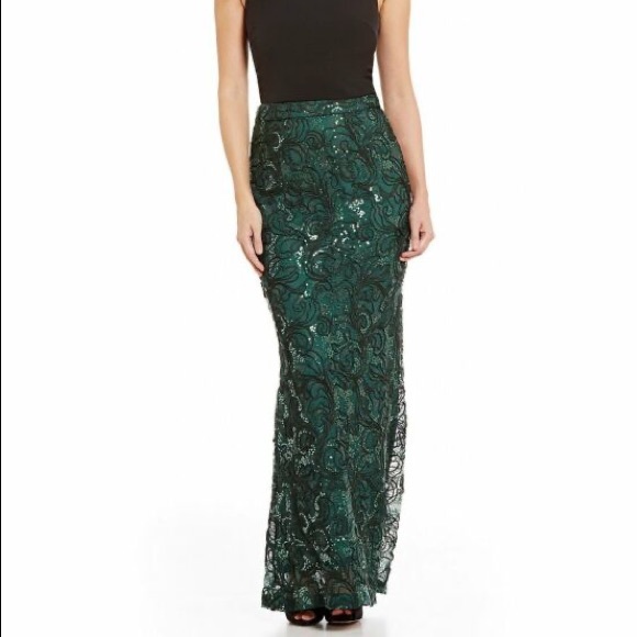 Badgley Mischka Dresses & Skirts - Badgley Mischka skirt. NWT. Size 4.